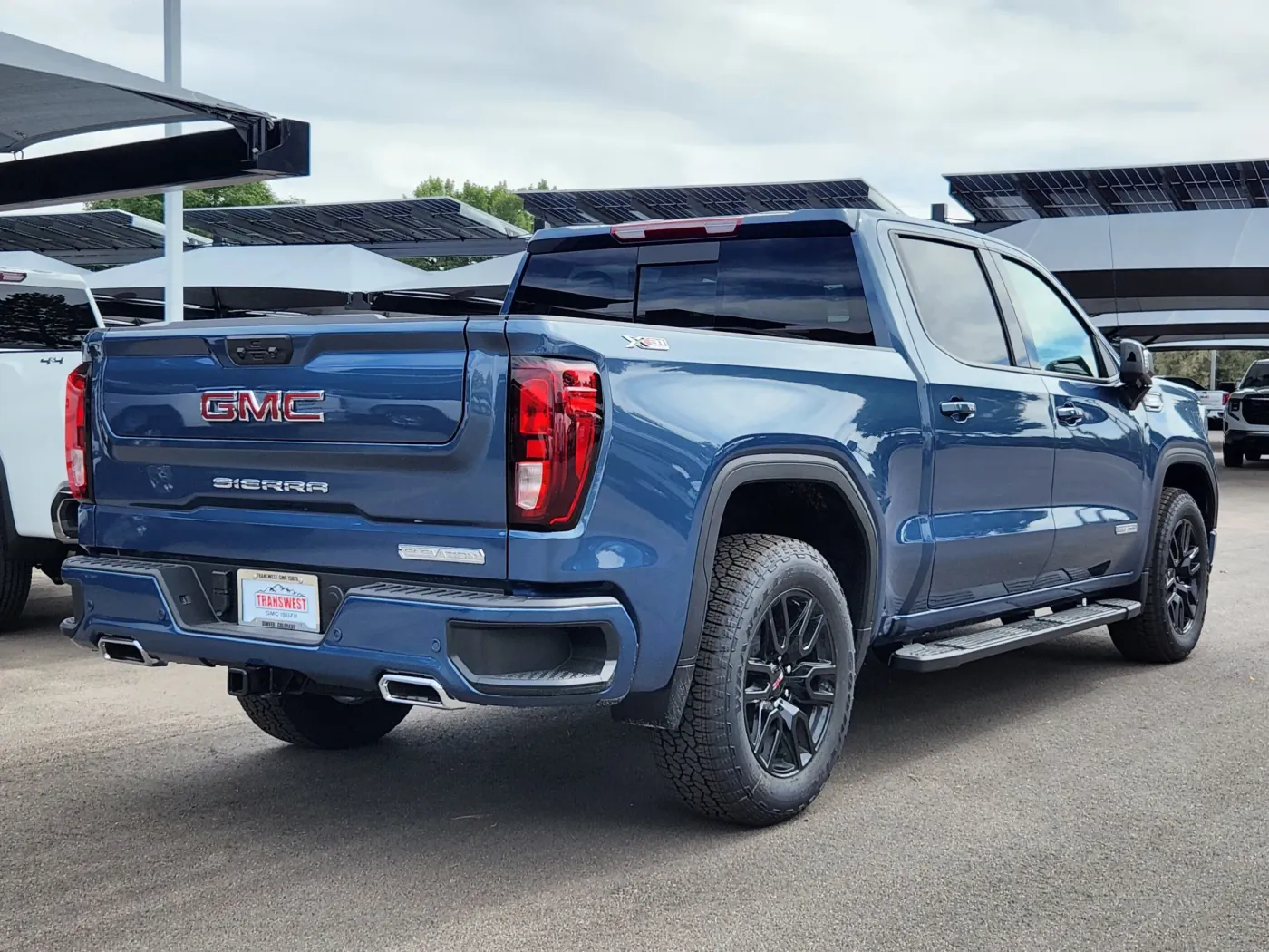 2026 GMC Sierra 1500 Elevation | Photo 2 of 30