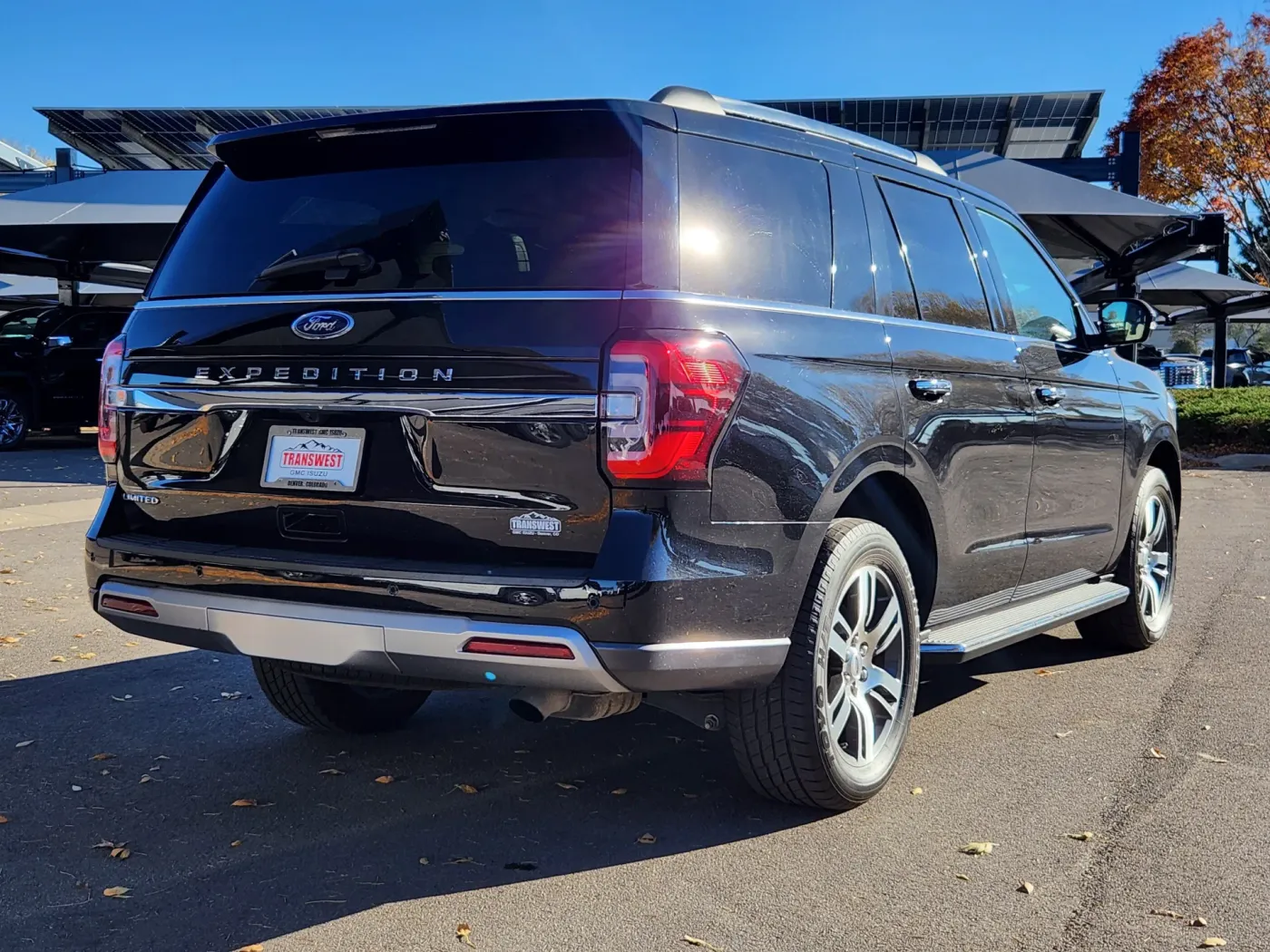 2023 Ford Expedition Limited | Photo 2 of 30