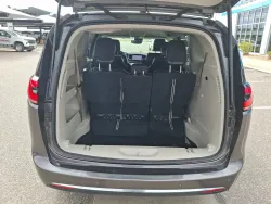 2023 Chrysler Pacifica Touring L | Thumbnail Photo 8 of 23