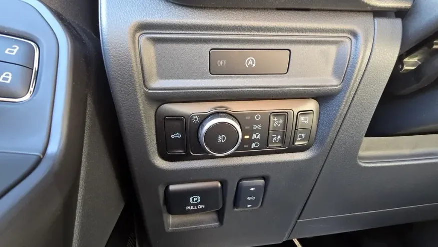2025 Ford F-150 | Photo 14 of 34