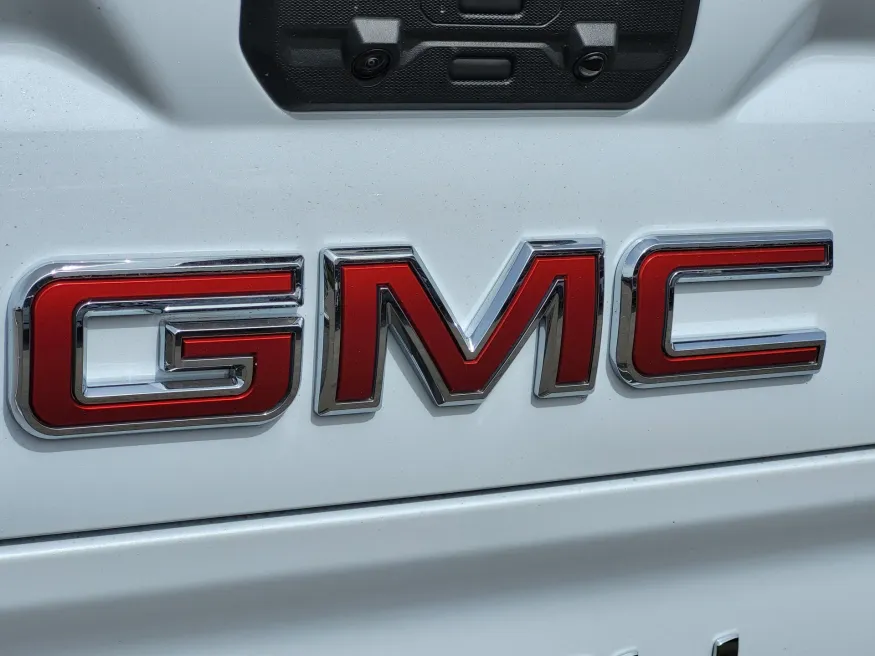 2026 GMC Sierra 1500 Denali | Photo 10 of 26