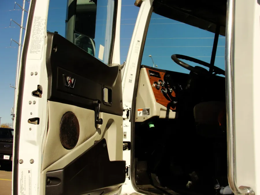 2018 Western Star 4700 | Photo 14 of 22