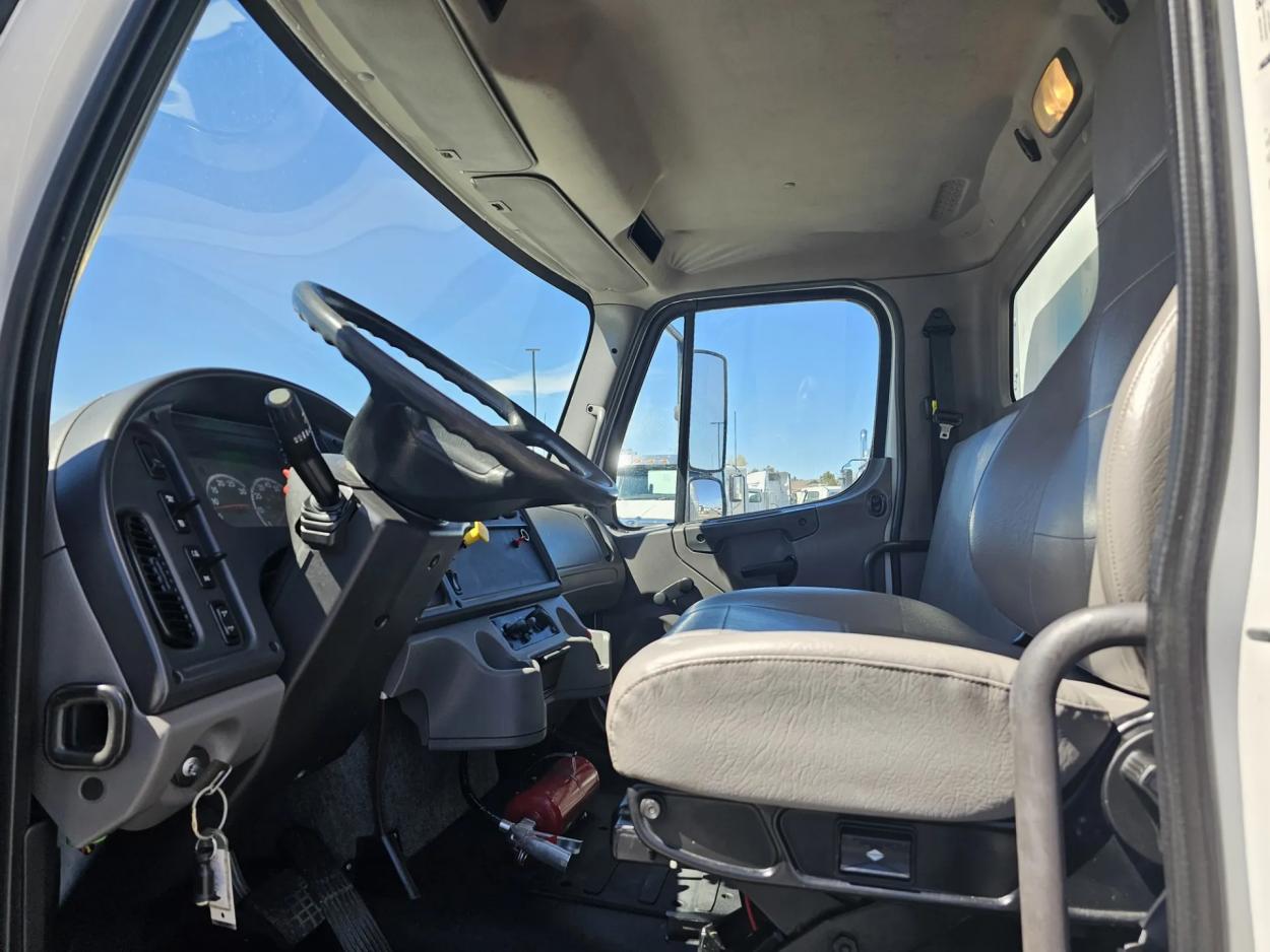 2018 Freightliner M2 106 | Photo 12 of 22