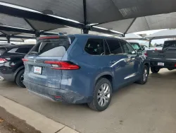 2024 Toyota Grand Highlander | Thumbnail Photo 2 of 4