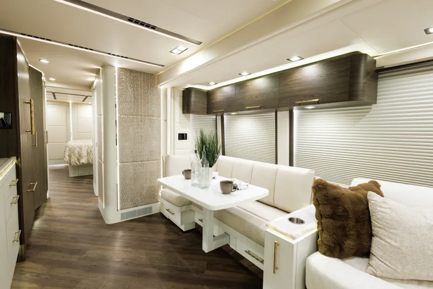 2026 Emerald Prevost H3-45 Triple Slide | Photo 11 of 29