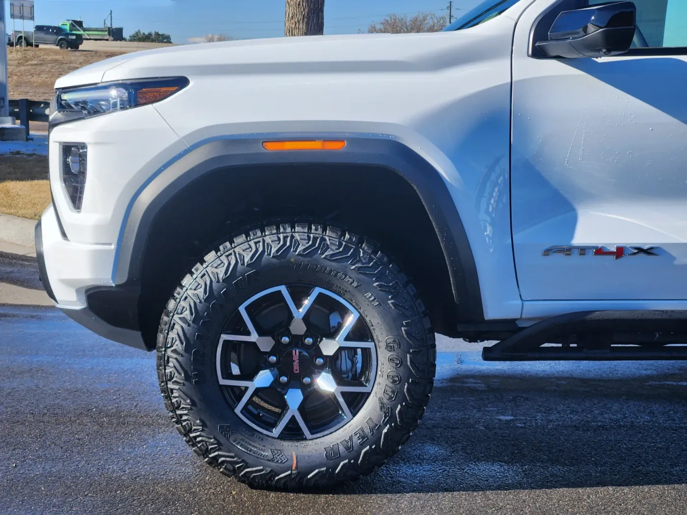 2026 GMC Canyon 4WD AT4X | Photo 4 of 22