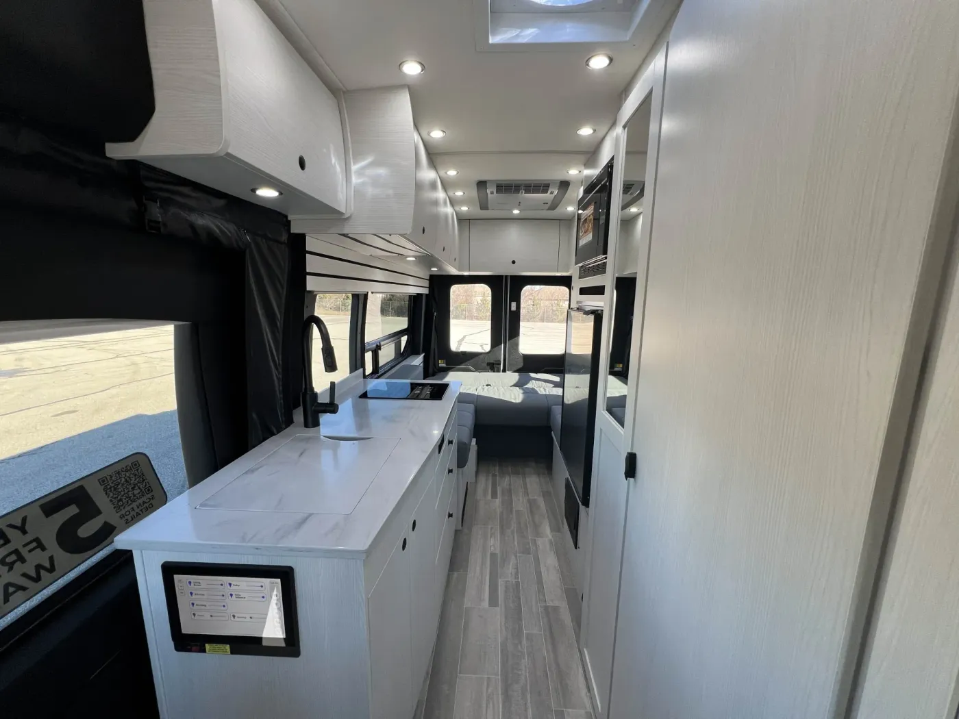 2026 Pleasure-way Ontour 2.2 AWD | Photo 3 of 18