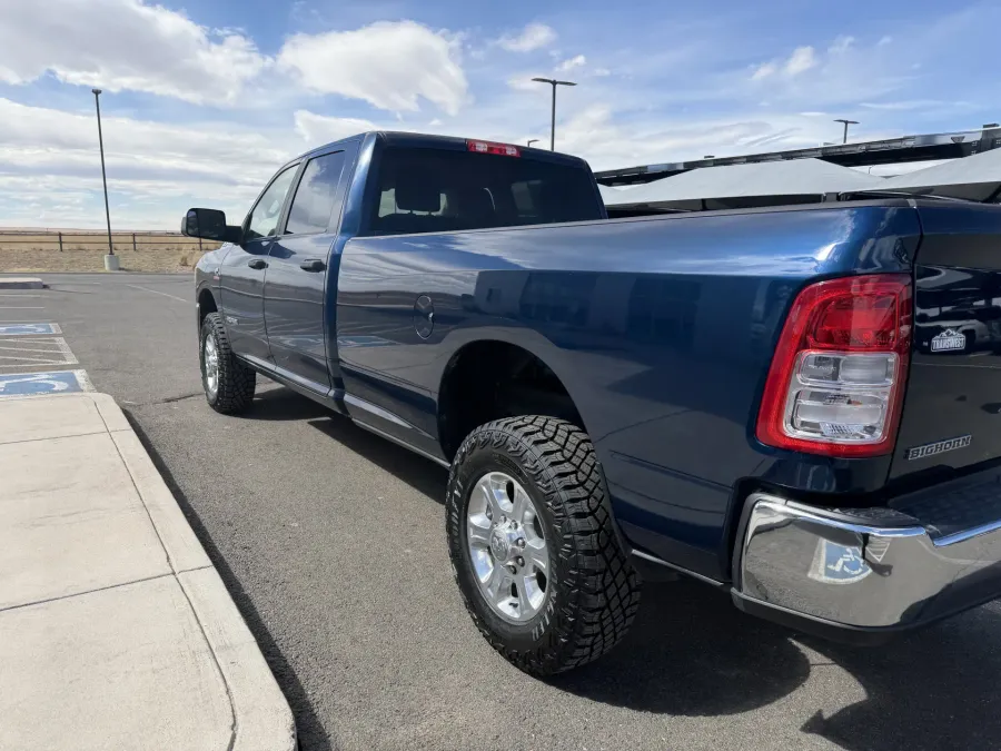 2022 RAM 2500 Big Horn | Photo 5 of 18