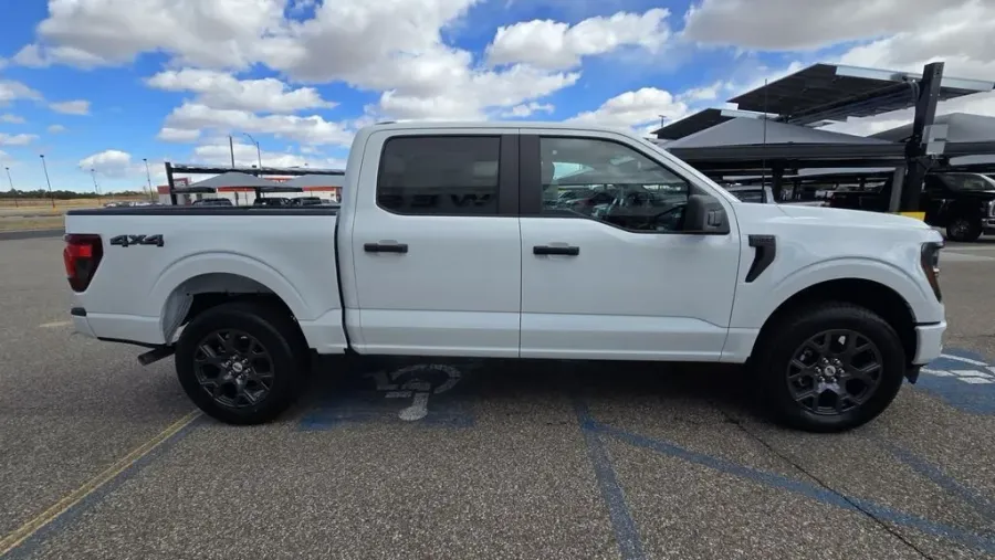 2026 Ford F-150 | Photo 4 of 29