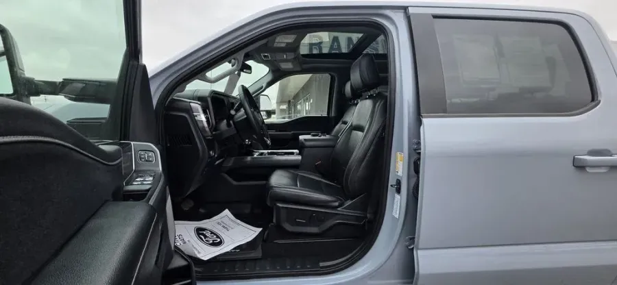2025 Ford F-250 | Photo 17 of 35