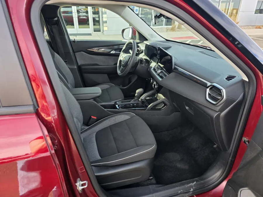 2025 Chevrolet Trailblazer LT | Photo 16 of 22