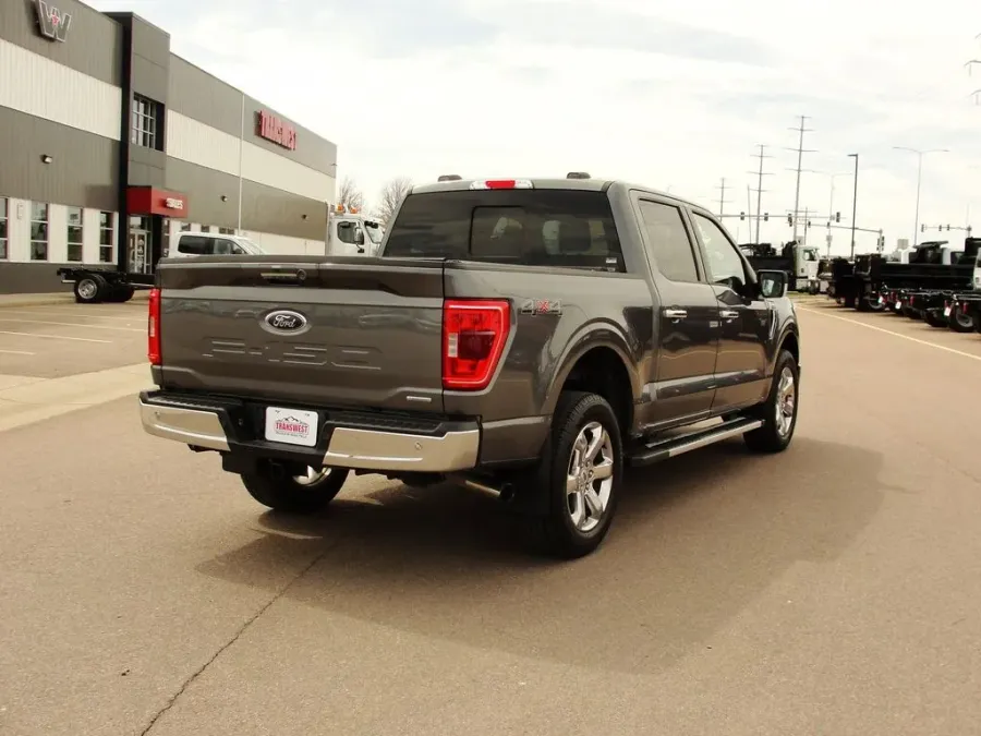 2022 Ford F-150 XLT | Photo 7 of 28