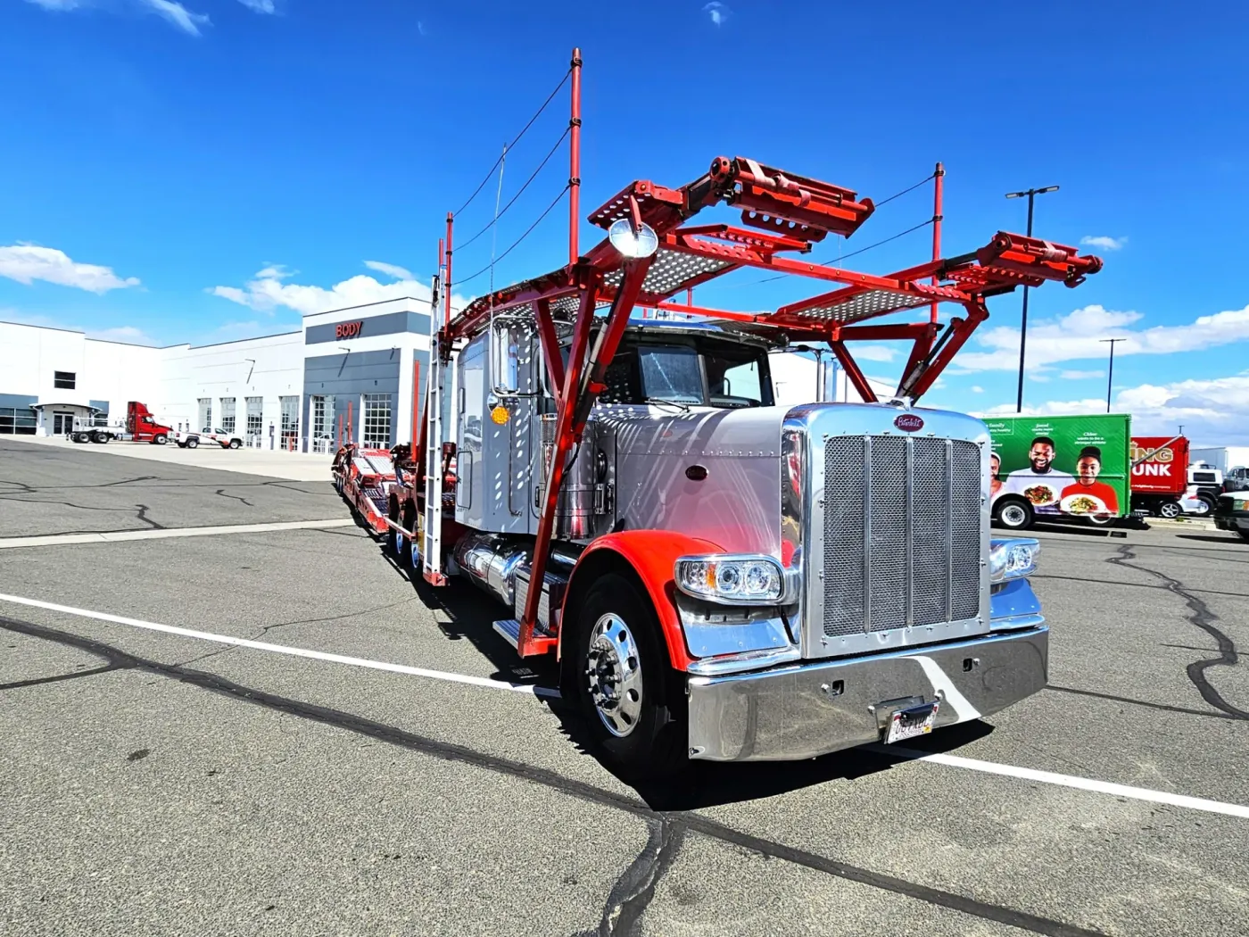 2020 Peterbilt 389 | Photo 3 of 35