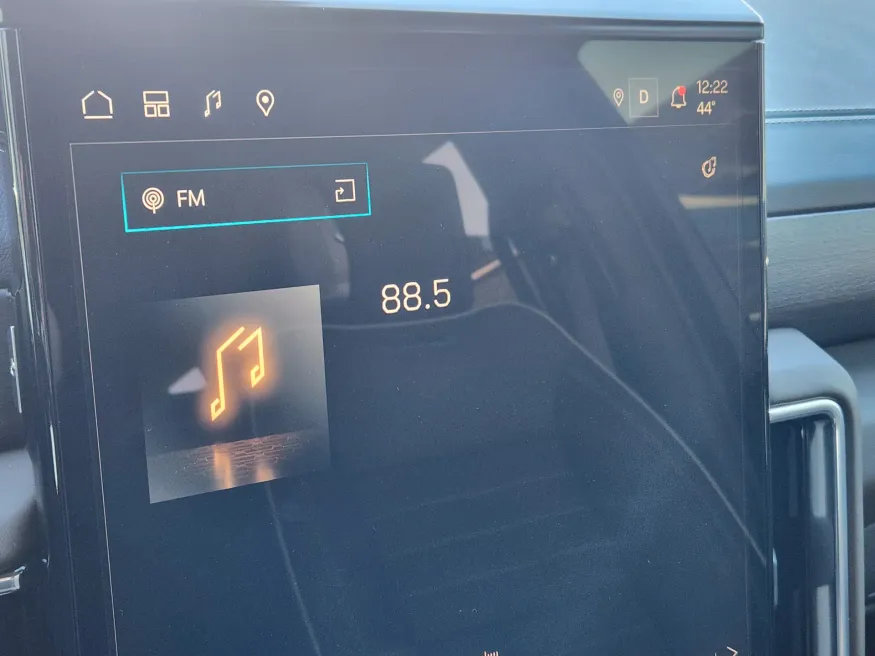 2025 GMC Yukon Denali Ultimate | Photo 12 of 24