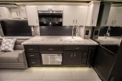 2026 Newmar Mountain Aire 4118 | Thumbnail Photo 19 of 45