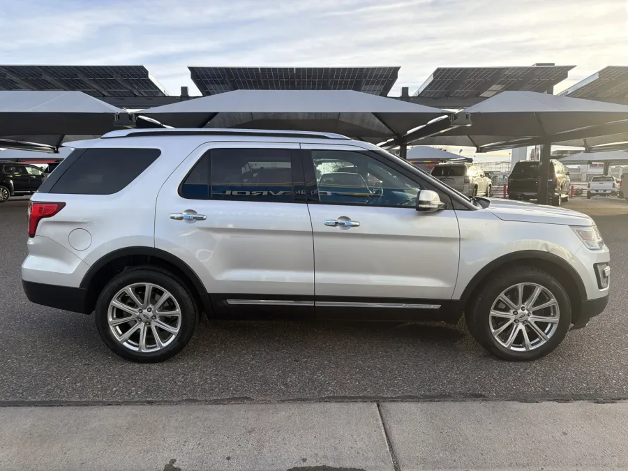 2016 Ford Explorer Limited | Photo 5 of 24