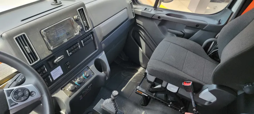 2026 Freightliner M2 106 | Photo 12 of 13