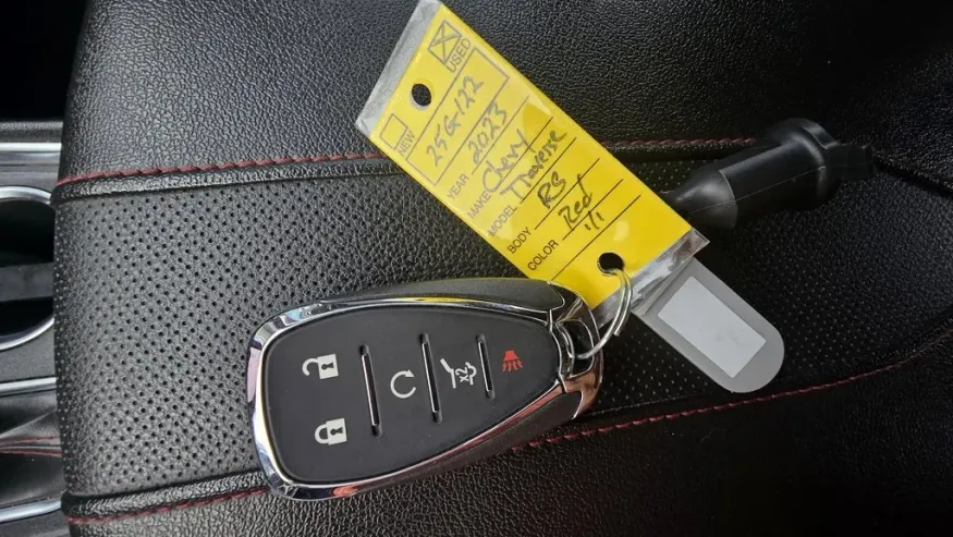 2023 Chevrolet Traverse | Photo 24 of 31