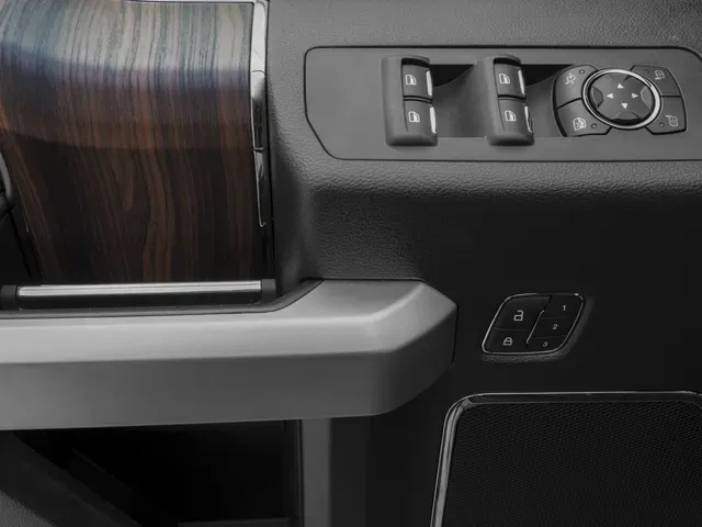 2016 Ford F-150 | Photo 16 of 17