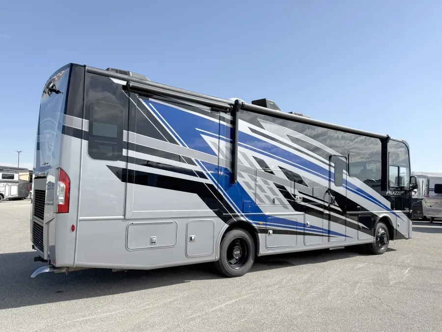 2025 Thor Palazzo GT 33.6 | Photo 18 of 30