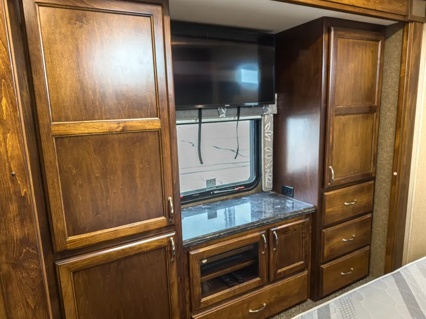 2018 Renegade Verona 40VBH | Photo 25 of 26