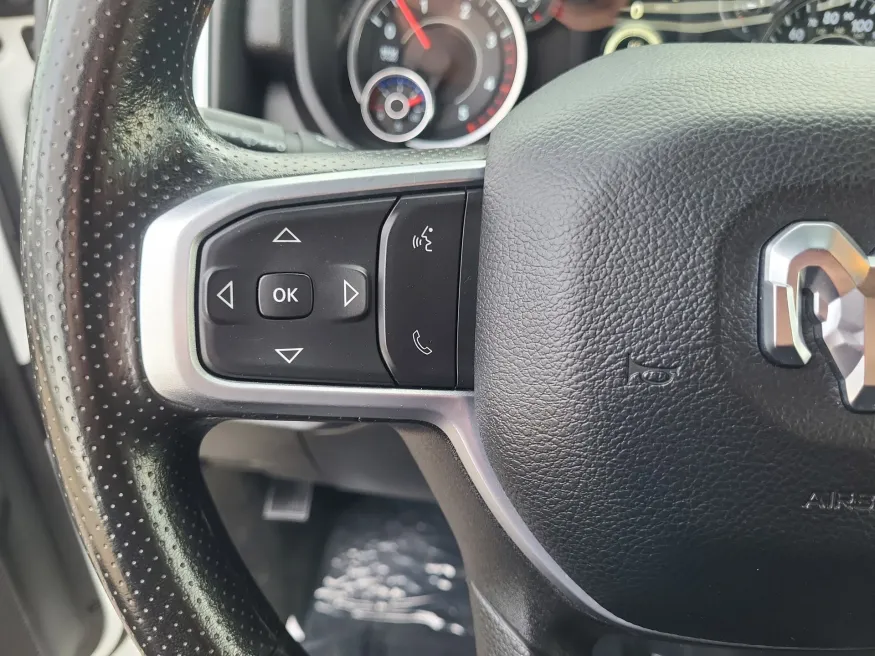 2024 RAM 3500 Chassis Cab SLT | Photo 12 of 22