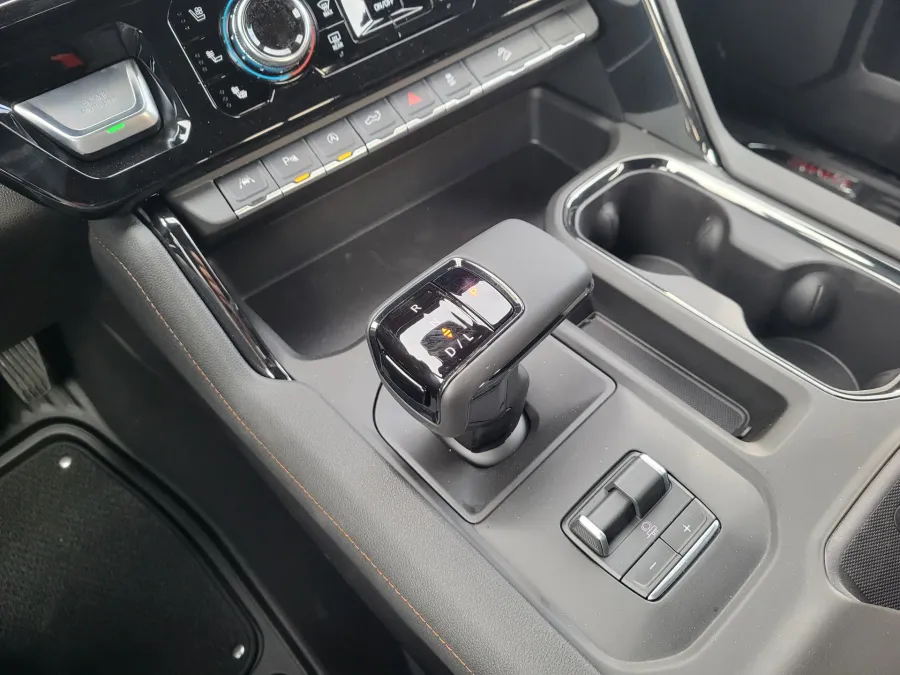 2026 GMC Sierra 1500 AT4 | Photo 18 of 27