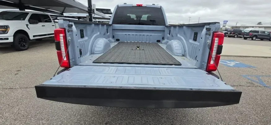 2025 Ford F-250 | Photo 10 of 35
