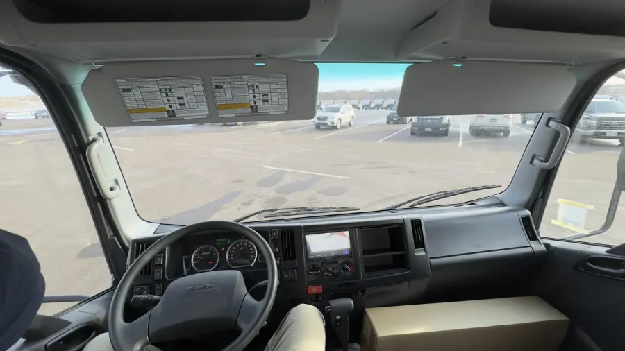 2024 Isuzu NRR | Photo 17 of 17