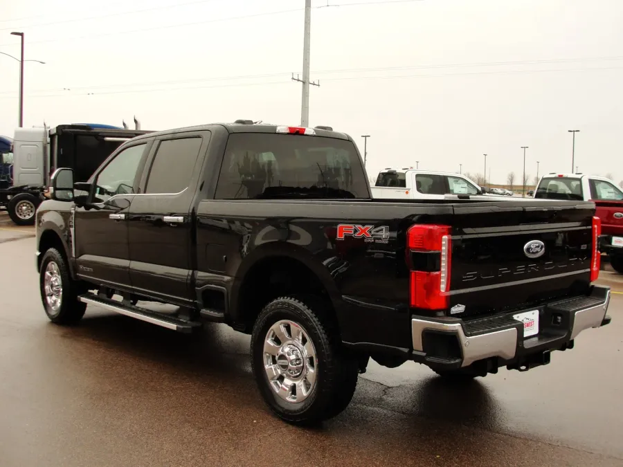 2026 Ford Super Duty F-350 | Photo 6 of 28