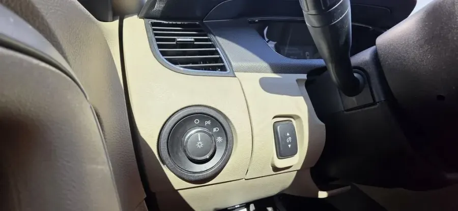2018 Ford Taurus | Photo 13 of 28