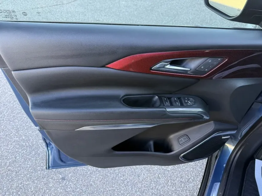 2024 Chevrolet Traverse | Photo 11 of 28