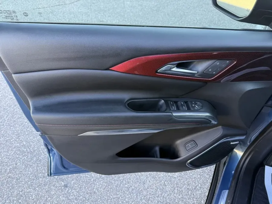 2024 Chevrolet Traverse | Photo 11 of 28