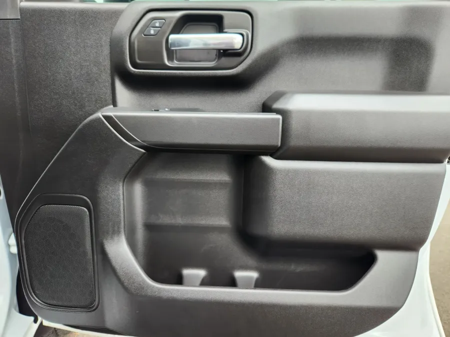 2024 GMC Sierra 2500HD Pro | Photo 16 of 29