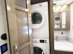 2026 Newmar Super Star 3731 | Thumbnail Photo 9 of 31