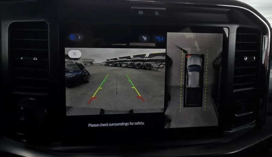 2026 Ford Super Duty F-350 | Photo 22 of 32