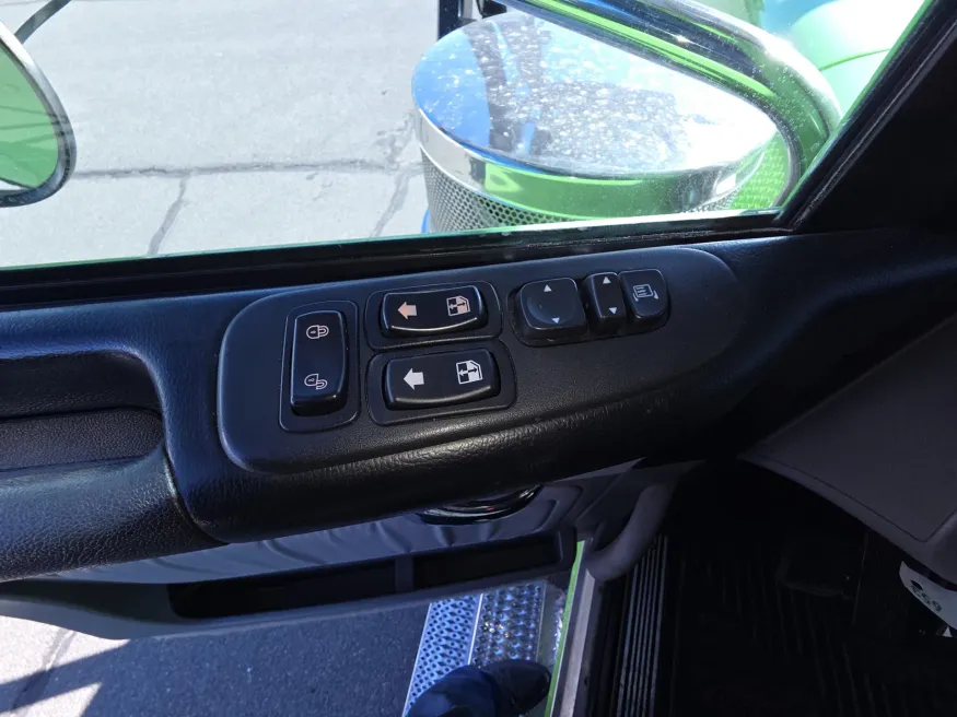 2022 Peterbilt 389 | Photo 29 of 38