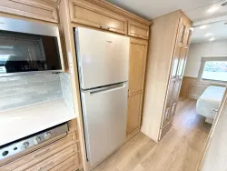 2024 Newmar Bay Star 3626 | Thumbnail Photo 13 of 31