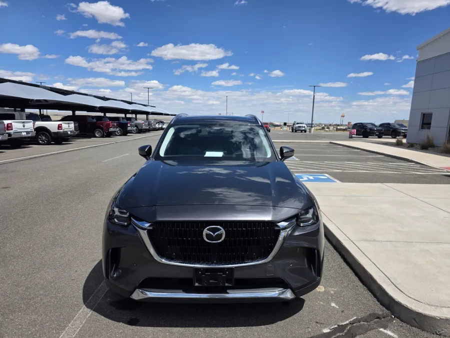 2024 Mazda CX-90 3.3 Turbo Premium | Photo 2 of 27