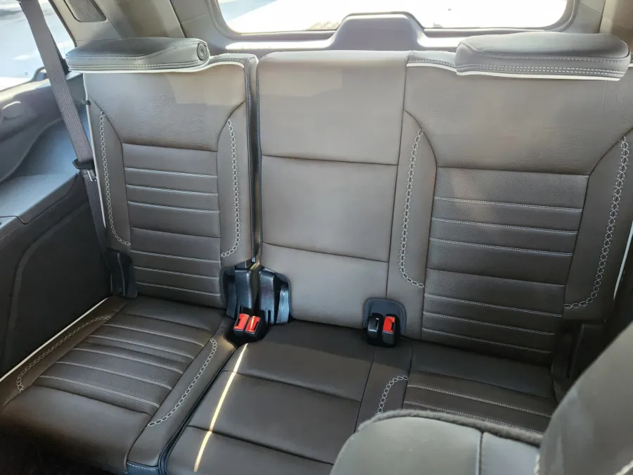 2025 GMC Yukon Denali Ultimate | Photo 21 of 24