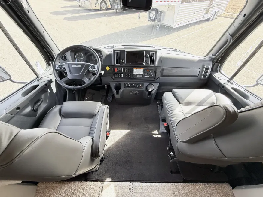 2026 Renegade Verona 36VSB | Photo 8 of 29