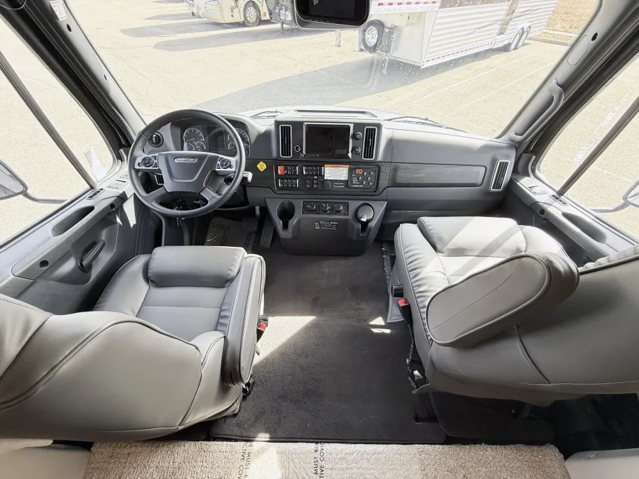 2026 Renegade Verona 36VSB | Photo 8 of 29