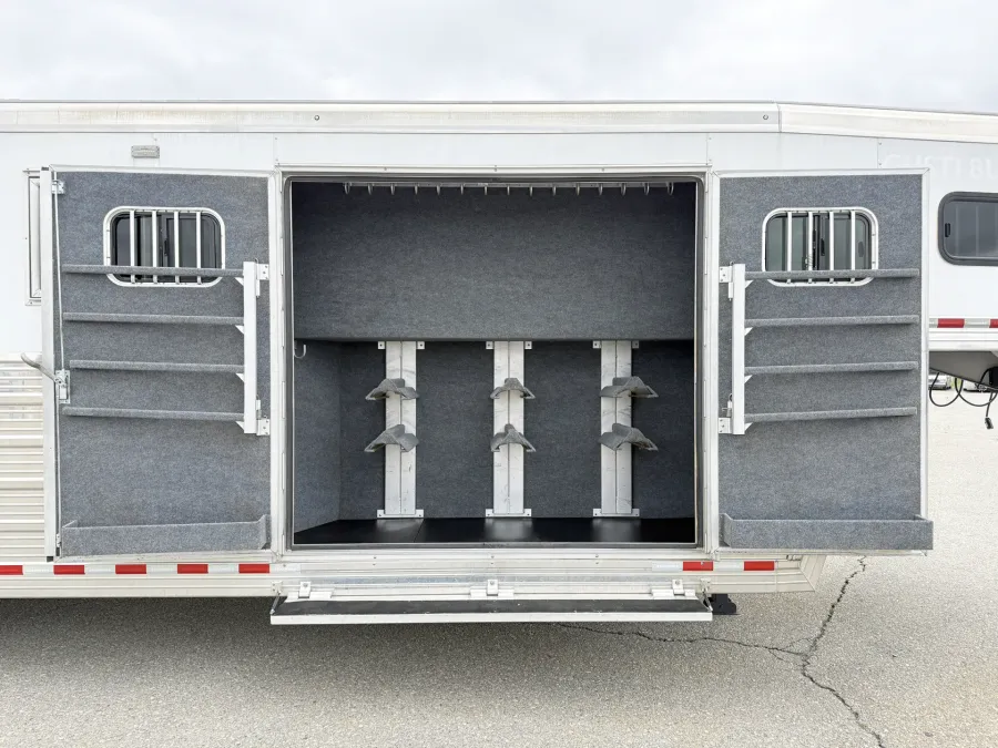 2020 Bloomer 6HGN | Photo 3 of 19
