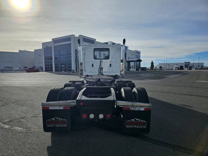 2023 Western Star 47X | Photo 6 of 18