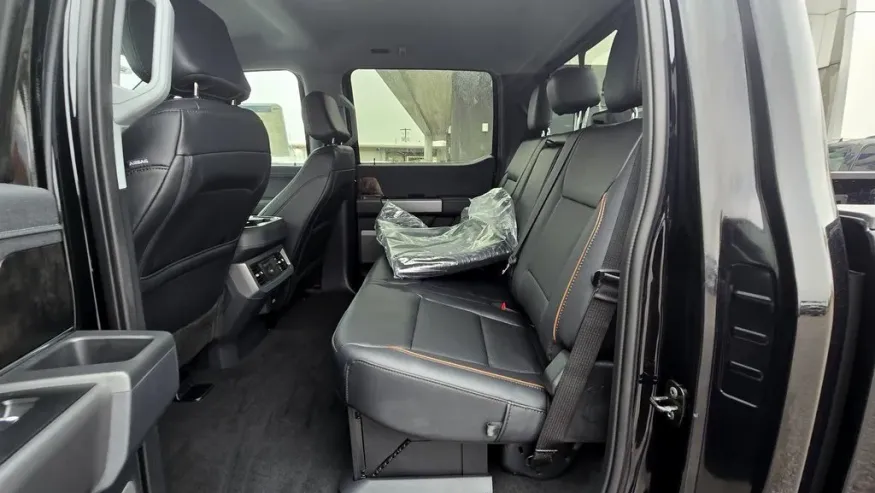 2026 Ford Super Duty F-250 | Photo 33 of 35