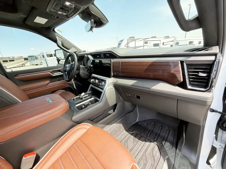 2026 GMC 2500 Denali Ultimate | Photo 21 of 23