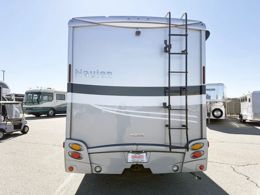 2019 Winnebago Navion 24J | Photo 14 of 24