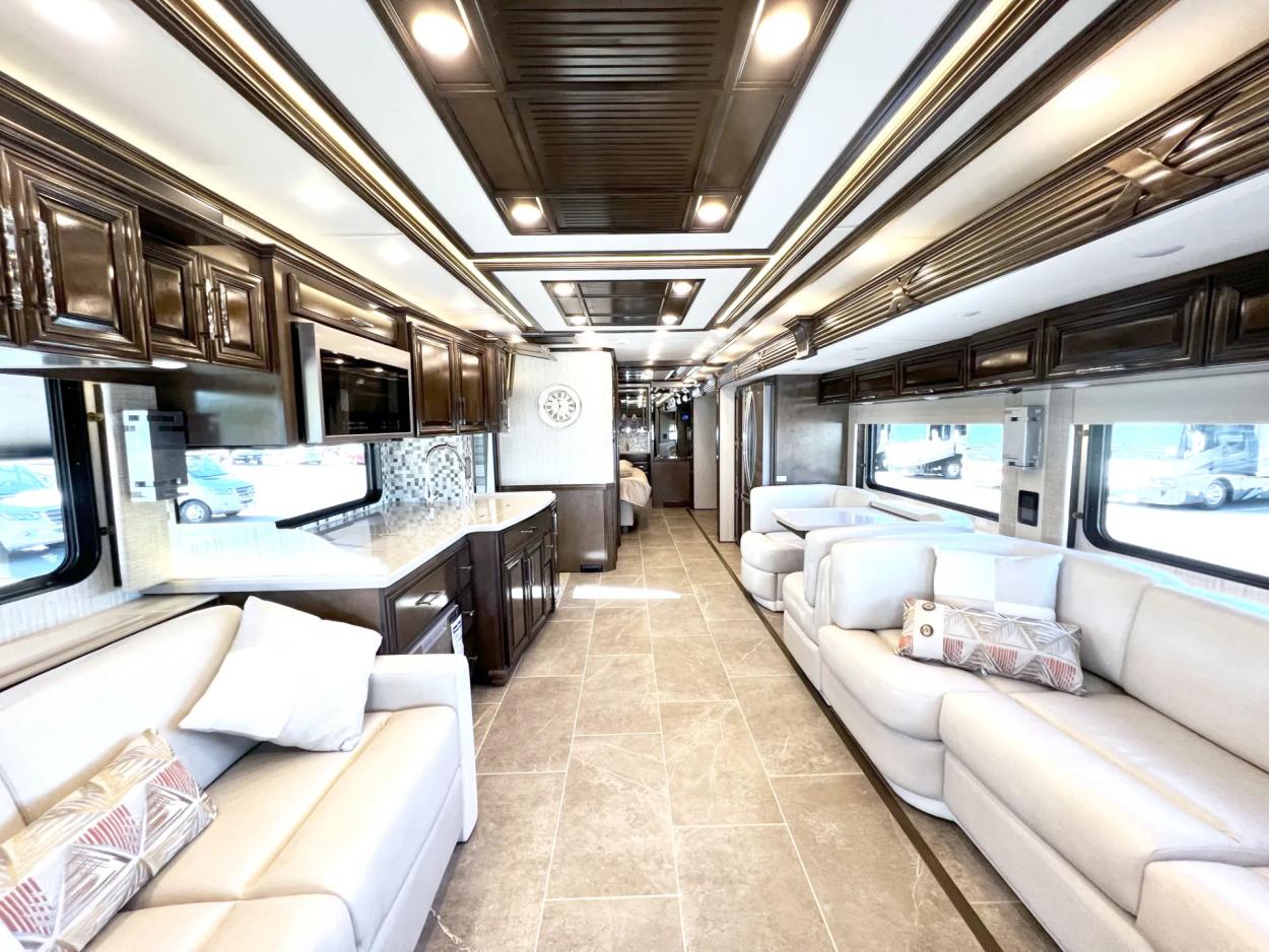 2023 Newmar Supreme Aire 4530 | Photo 4 of 36