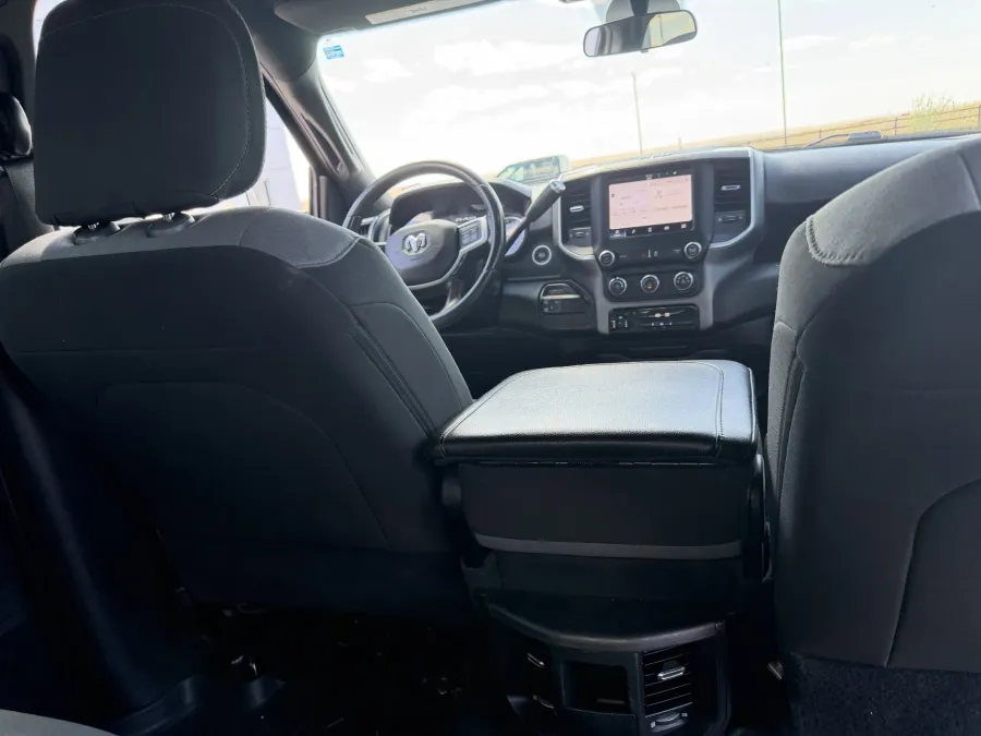 2022 RAM 2500 Big Horn | Photo 9 of 18