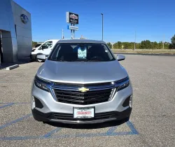 2022 Chevrolet Equinox | Thumbnail Photo 2 of 21